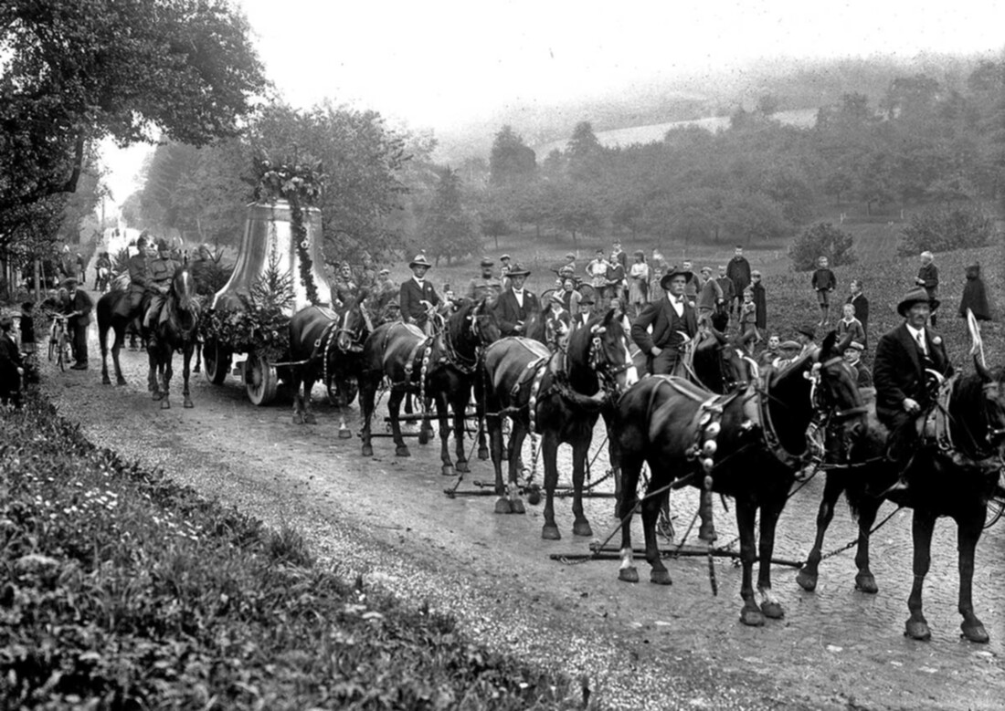 Lindenhof-Oftringen_Erzaehlcafe_Glockentransport-1929_web.jpg